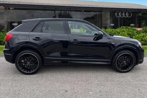 DK25XJO Audi Q2 Black Edition 35 TFSI  150 PS S tronic Thumbnail #4