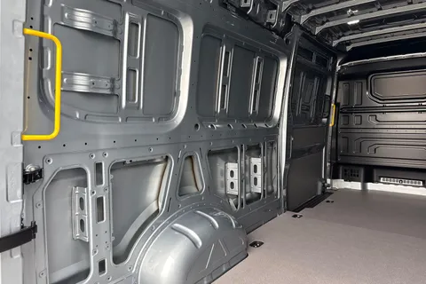 BV25RYM Volkswagen Crafter 2.0TDI 140PS CR35 LWB Commerce Plus Twin Slider Thumbnail #33