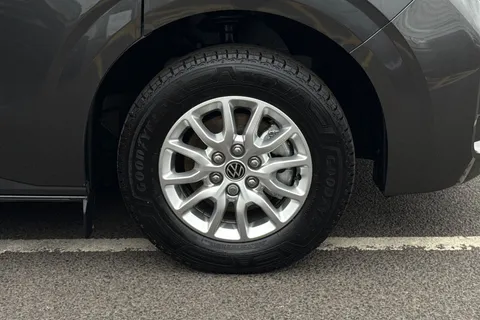 BG25FHB Volkswagen E-Transporter 100kW (136ps) 65kWh Commerce Pro Van Auto Thumbnail #7