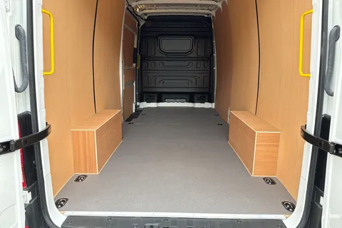 KY25PRX Volkswagen Crafter 2.0 TDI 177PS Commerce Plus High Roof Van Thumbnail #7