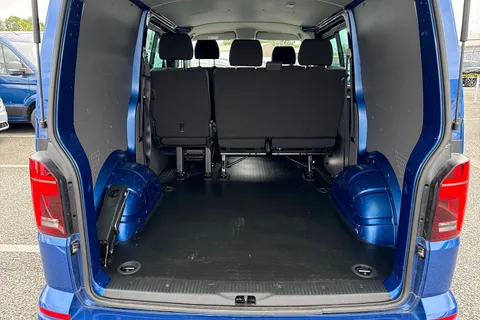 10 of 47 for VOLKSWAGEN TRANSPORTER 2.0 TDI 150 Highline Kombi Van