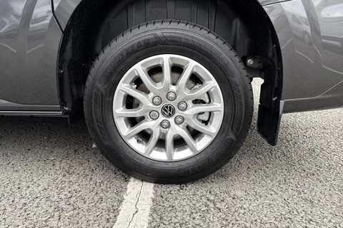 CX75HZW Volkswagen Transporter 2.0 TDI T28 Commerce Pro Panel Van 5dr Diesel Manual FWD SWB Euro 6 (s/s) (110 ps) Thumbnail #11