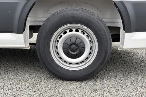 KY25PRX Volkswagen Crafter 2.0 TDI 177PS Commerce Plus High Roof Van Thumbnail #11