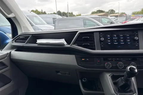 15 of 47 for VOLKSWAGEN TRANSPORTER 2.0 TDI 150 Highline Kombi Van