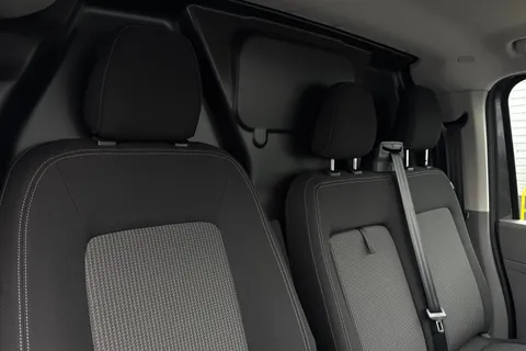 BG25FHB Volkswagen E-Transporter 100kW (136ps) 65kWh Commerce Pro Van Auto Thumbnail #21