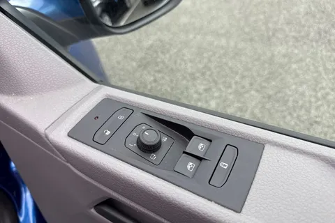 18 of 47 for VOLKSWAGEN TRANSPORTER 2.0 TDI 150 Highline Kombi Van