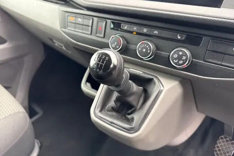 20 of 47 for VOLKSWAGEN TRANSPORTER 2.0 TDI 150 Highline Kombi Van