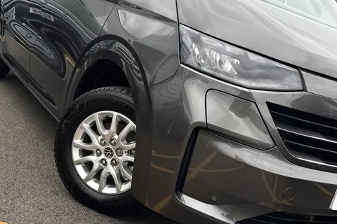 BG25FHB Volkswagen E-Transporter 100kW (136ps) 65kWh Commerce Pro Van Auto Thumbnail #27