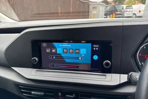 CX74LFF Volkswagen Caddy Life 2.0 TDI 5dr Thumbnail #22