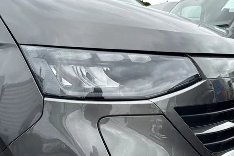 BG25FHB Volkswagen E-Transporter 100kW (136ps) 65kWh Commerce Pro Van Auto Thumbnail #28