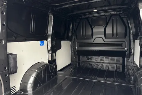 BG25FHB Volkswagen E-Transporter 100kW (136ps) 65kWh Commerce Pro Van Auto Thumbnail #39