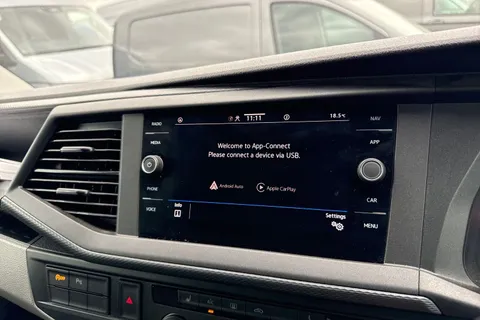 35 of 47 for VOLKSWAGEN TRANSPORTER 2.0 TDI 150 Highline Kombi Van