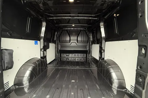 BG25FHB Volkswagen E-Transporter 100kW (136ps) 65kWh Commerce Pro Van Auto Thumbnail #40