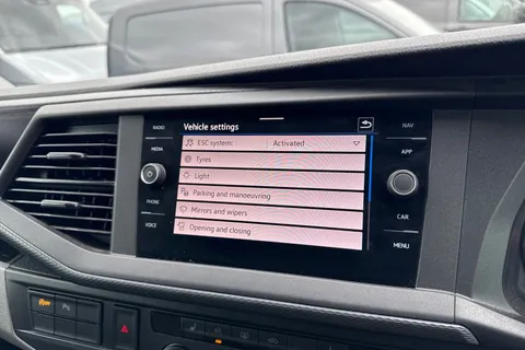 36 of 47 for VOLKSWAGEN TRANSPORTER 2.0 TDI 150 Highline Kombi Van