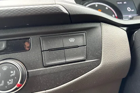 42 of 47 for VOLKSWAGEN TRANSPORTER 2.0 TDI 150 Highline Kombi Van