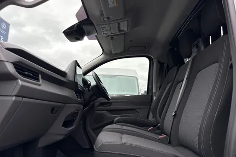 BG25FHB Volkswagen E-Transporter 100kW (136ps) 65kWh Commerce Pro Van Auto Thumbnail #49