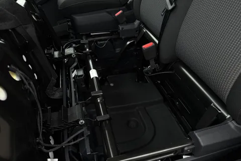 BG25FHB Volkswagen E-Transporter 100kW (136ps) 65kWh Commerce Pro Van Auto Thumbnail #51