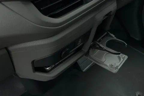 BG25FHB Volkswagen E-Transporter 100kW (136ps) 65kWh Commerce Pro Van Auto Thumbnail #54