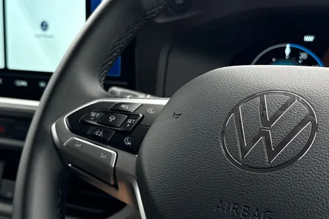 BG25FHB Volkswagen E-Transporter 100kW (136ps) 65kWh Commerce Pro Van Auto Thumbnail #55