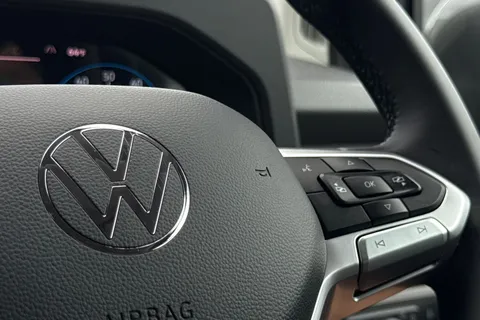 BG25FHB Volkswagen E-Transporter 100kW (136ps) 65kWh Commerce Pro Van Auto Thumbnail #57