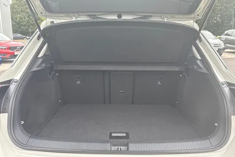 CY72DVT Volkswagen T-Roc 1.5 TSI Style 5dr DSG **REVERSING CAMERA** Thumbnail #7
