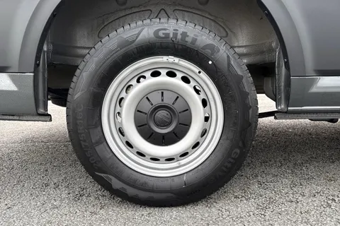 DF25TTJ Volkswagen Crafter 2.0 TDI 140PS Commerce Plus High Roof Van Auto Thumbnail #11