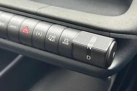 DS25UAK BYD Dolphin 44.9kWh Boost Auto 5dr Thumbnail #21