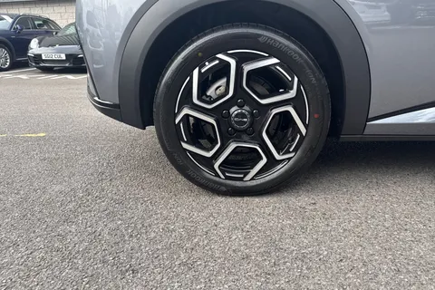 DS25UAK BYD Dolphin 44.9kWh Boost Auto 5dr Thumbnail #23