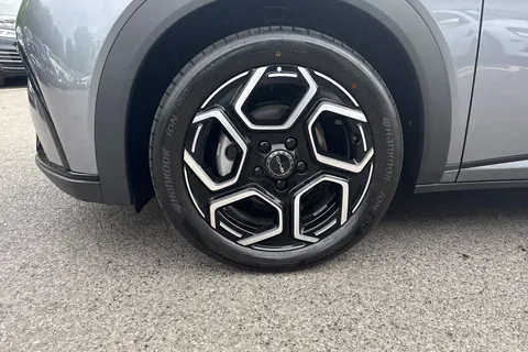 DS25UAK BYD Dolphin 44.9kWh Boost Auto 5dr Thumbnail #25