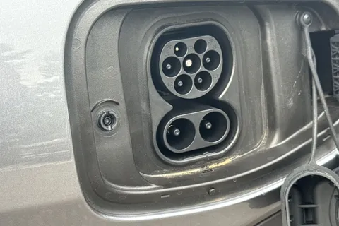 DS25UAK BYD Dolphin 44.9kWh Boost Auto 5dr Thumbnail #32