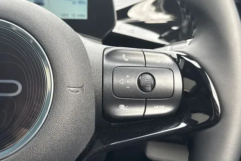 DS25UAK BYD Dolphin 44.9kWh Boost Auto 5dr Thumbnail #34