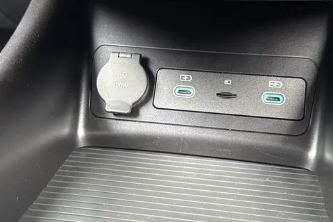 DS25UAK BYD Dolphin 44.9kWh Boost Auto 5dr Thumbnail #45