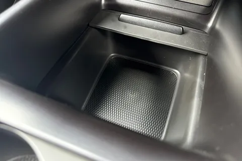 DS25UAK BYD Dolphin 44.9kWh Boost Auto 5dr Thumbnail #47