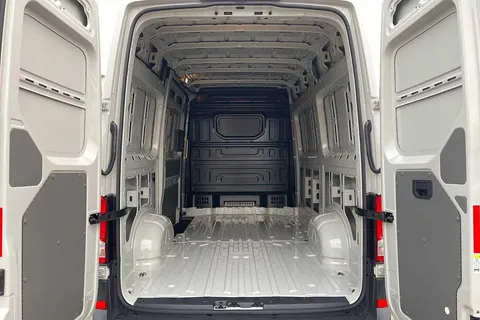 PJ25LUB Volkswagen Crafter CR30 Panel van Commerce MWB 140 PS 2.0 TDI 6sp Manual FWD Thumbnail #10