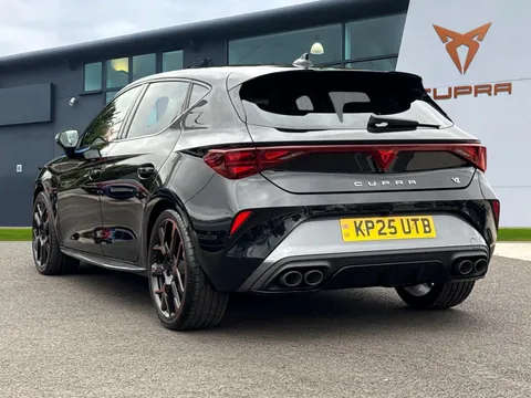 KP25UTB CUPRA Leon 2.0 TSI 300 VZ3 5dr DSG ** PANORAMIC SUNROOF** Thumbnail #3