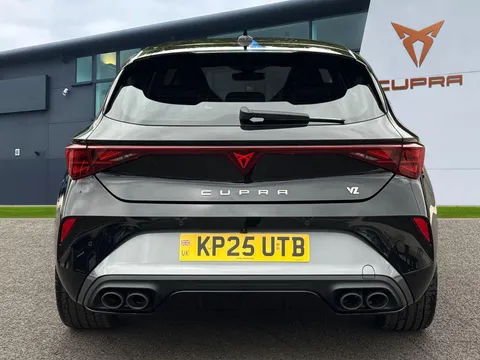 KP25UTB CUPRA Leon 2.0 TSI 300 VZ3 5dr DSG ** PANORAMIC SUNROOF** Thumbnail #5