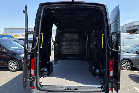 BT25UEW Volkswagen Crafter 2.0TDI 140PS CR35 MWB Commerce+ Huge Spec-Delivery Miles Thumbnail #7