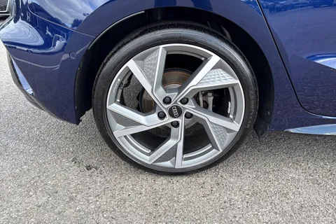 KY74CFX Audi A3 Black Edition 35 TFSI 150 PS S tronic Thumbnail #11