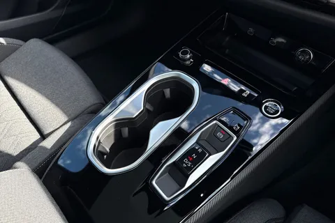  Audi A6 Saloon 2.0 TDI Edition 1 S Tronic quattro Euro 6 (s/s) 4dr Thumbnail #23