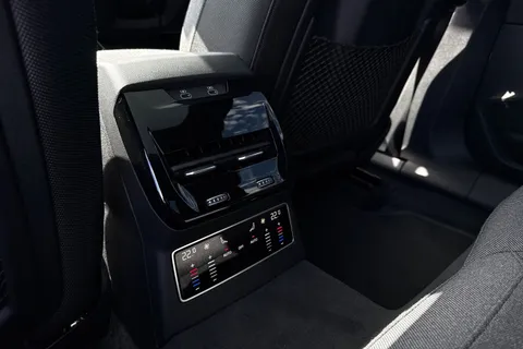  Audi A6 Saloon 2.0 TDI Edition 1 S Tronic quattro Euro 6 (s/s) 4dr Thumbnail #37