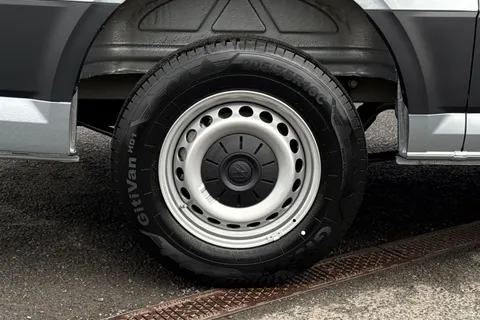 BP25KVT Volkswagen Crafter 2.0 TDI 140PS Commerce Business High Roof Van Thumbnail #11