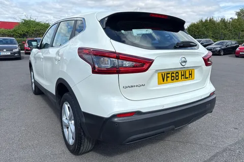VF68HLH Nissan Qashqai 1.3 DIG-T Acenta Premium Euro 6 (s/s) 5dr Thumbnail #8