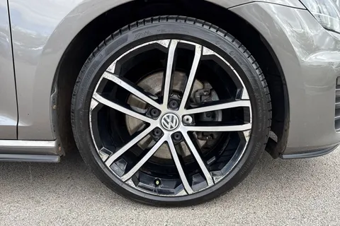 11 of 63 for VOLKSWAGEN GOLF 2.0 TDI GTD 3dr