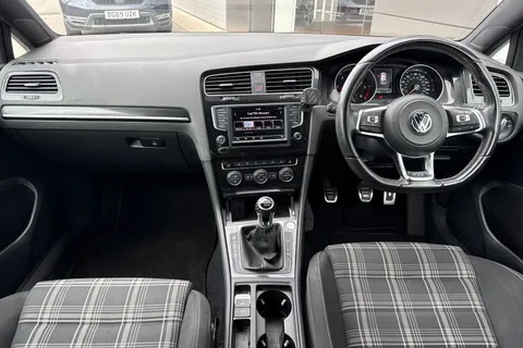 35 of 63 for VOLKSWAGEN GOLF 2.0 TDI GTD 3dr