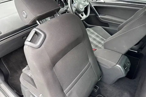 37 of 63 for VOLKSWAGEN GOLF 2.0 TDI GTD 3dr