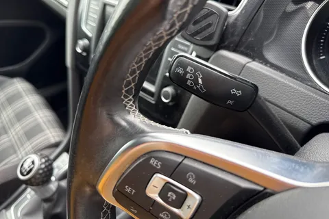 55 of 63 for VOLKSWAGEN GOLF 2.0 TDI GTD 3dr