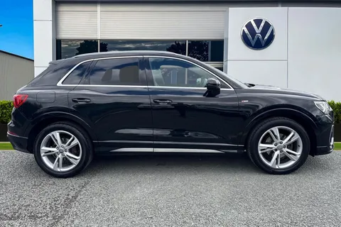 GJ70WKM Audi Q3 2.0 TDI 35 S line S Tronic Euro 6 (s/s) 5dr Thumbnail #4