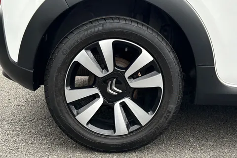 NV68DGY Citroën C3 1.2 PureTech Flair Euro 6 (s/s) 5dr Thumbnail #11