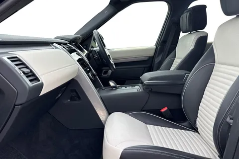 KW73VXN Land Rover Discovery 3.0 D300 Dynamic HSE 5dr Thumbnail #4