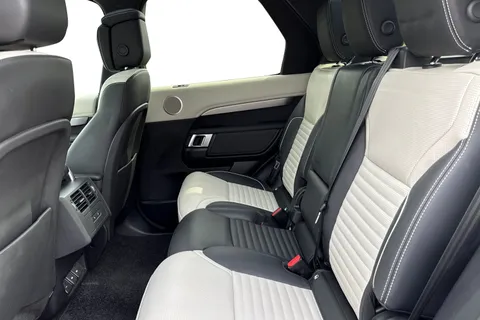 KW73VXN Land Rover Discovery 3.0 D300 Dynamic HSE 5dr Thumbnail #5